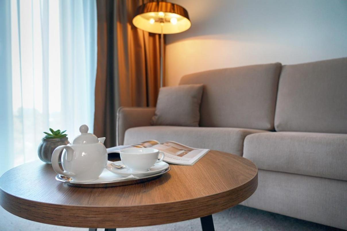 Hotel Mousson Михаловце Экстерьер фото