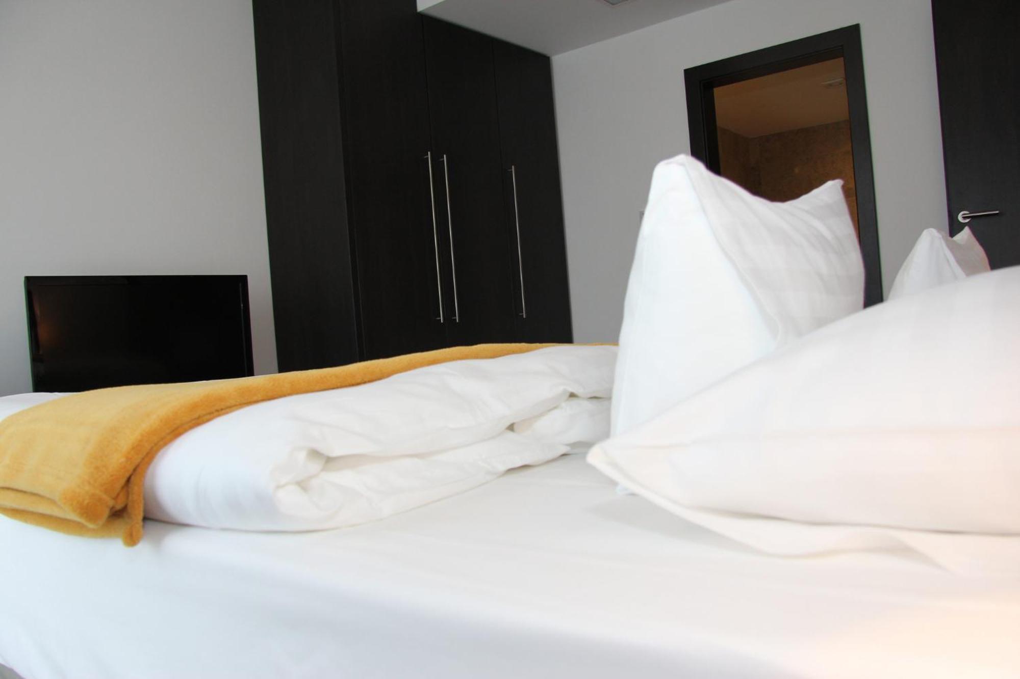 Hotel Mousson Михаловце Экстерьер фото